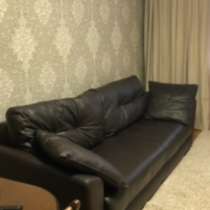 Кожаный диван, в Владикавказе