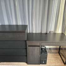 Продаю комод и компьютерный стол, в Москве
