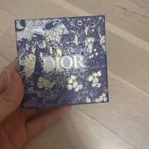 Фенечка Диор, в Москве