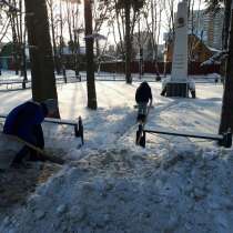 Молодогвардейцы отчистили от снега памятник героям войны., в Щелково