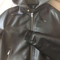 Куртка кожаная с текстильным капюшоном, в Москве