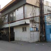 2 этажный дом по улице Эльман Рустамова, на против школы 100, в Махачкале