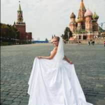 Свадебное платье США в комплекте с фатой и подъюбником, в Москве