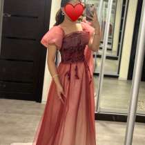 Вечернее новое платье. Сшито в ручную надевалось один раз. Р, в Санкт-Петербурге