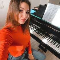 Преподаватель по фортепиано и сольфеджио, в г.Варшава