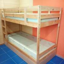 Продам 2-ярусную деревянную б/у кровать ИКЕА с матрасами, в Севастополе