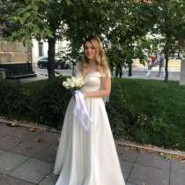 Продаю свадебное платье, размер 48, в Москве