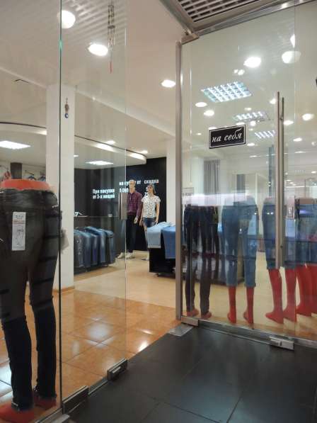 Продам прибыльный джинсовый магазин в Сочи фото 11