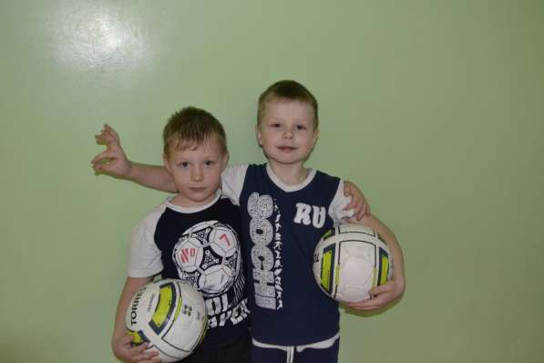 Тренировки по футболу для мальчиков и девочек от 4-лет