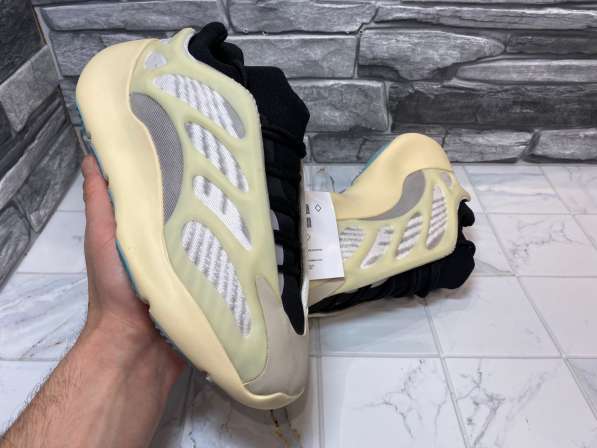 Adidas Yeezy Boost 700 v3 в Москве фото 4