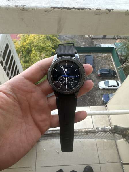Обменяю на аналоговые часы Samsung gear s3 frontier