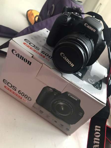 Фотоаппарат Canon EOS 600D + чехол