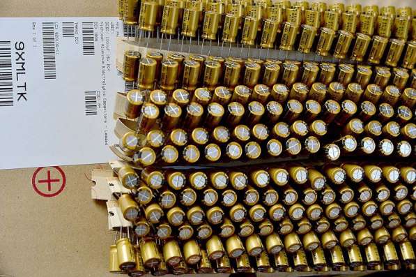 Nichicon FW Gold Audio Grade Конденсатор электролит в Москве фото 4