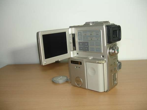 Sony DCR-PC1E в фото 6