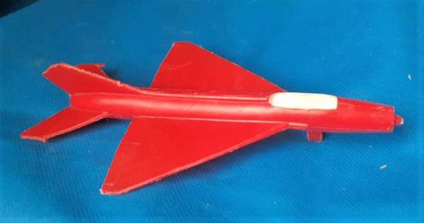 Игрушка Самолет истребитель 207. СССР пластик в фото 3