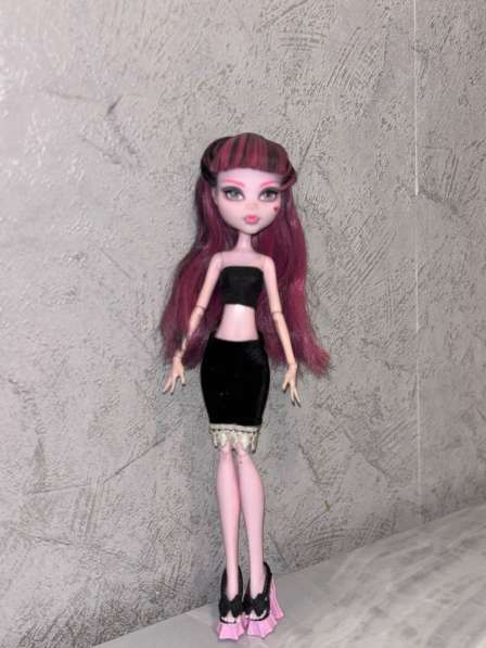 Кукла Монстр Хай, Дракулаура &laquo;Монстры по обмену&raquo;