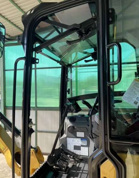 Мини-экскаватор Cat302 в Москве фото 6