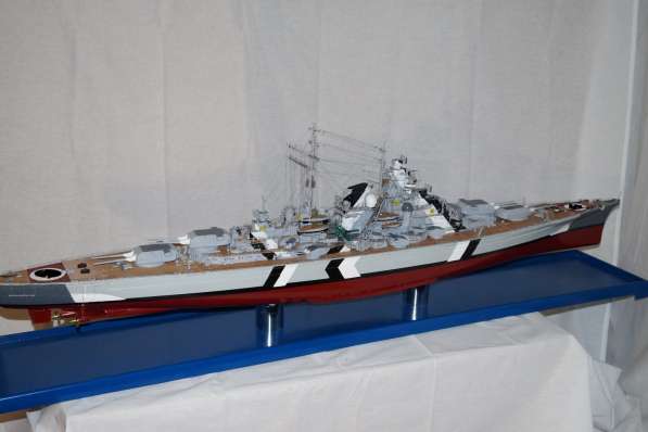 Продам модель корабля Бисмарк