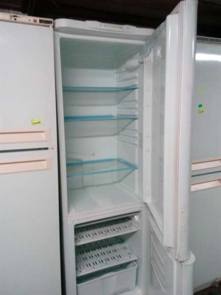 Холодильник Indesit двухкамерный в Москве