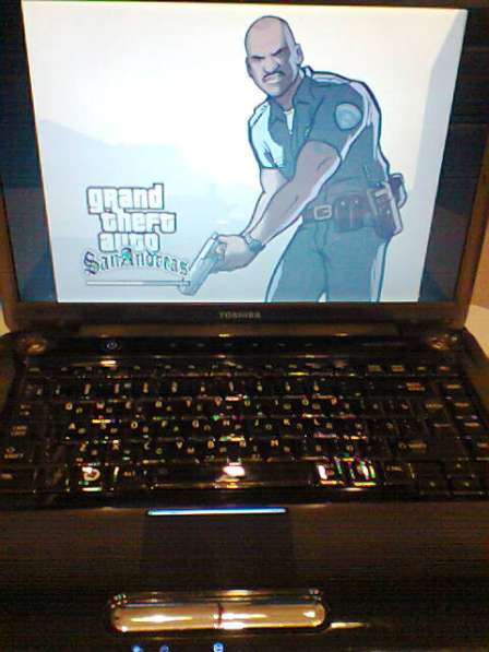 Toshiba Satellite A300-1G3 рабочий ноутбук в Москве фото 10