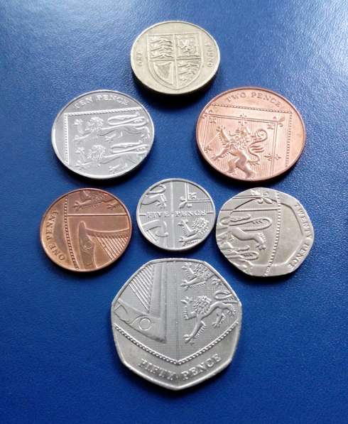 Монеты Великобритании (2). Герб королевы в Москве фото 3