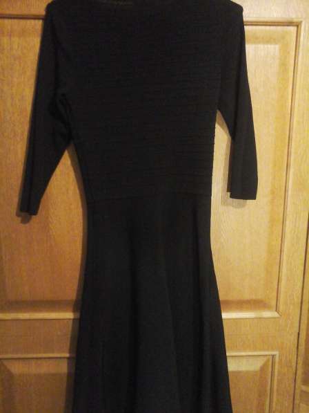 Маленькое черное платье для настоящей леди в фото 8