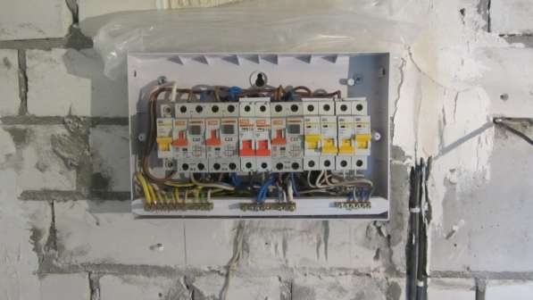 Электрик, электромонтажные работы в Москве