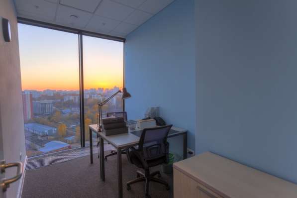Офис светлый просторный 2 рабочих места на 13 этаже с окном в Москве фото 4