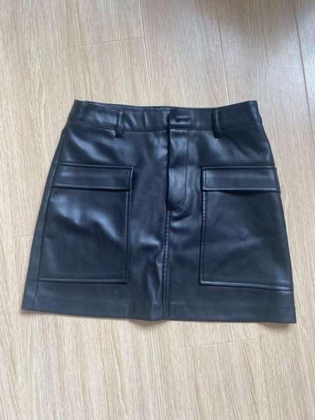 Кожаная чёрная юбка Zara размер S