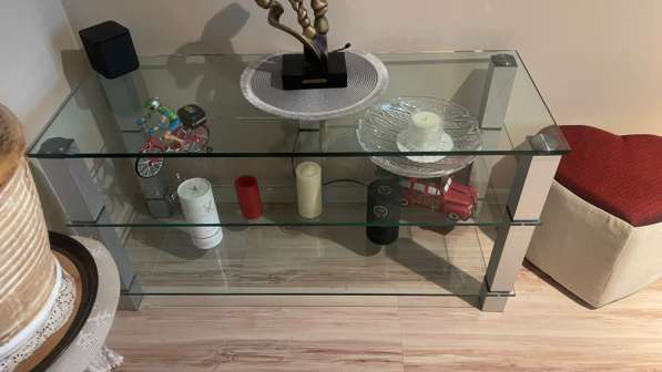 Стеклянная стойка под ТВ