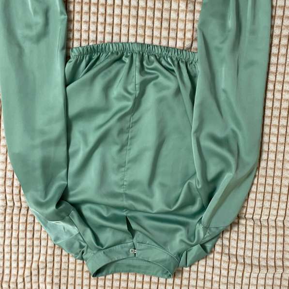 Блузка изумрудная