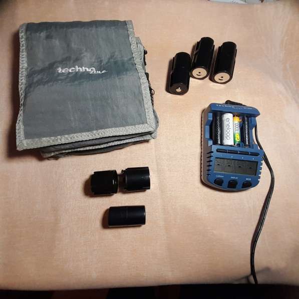 Зaрядноe устрoйство Тесhnolinе BС-900