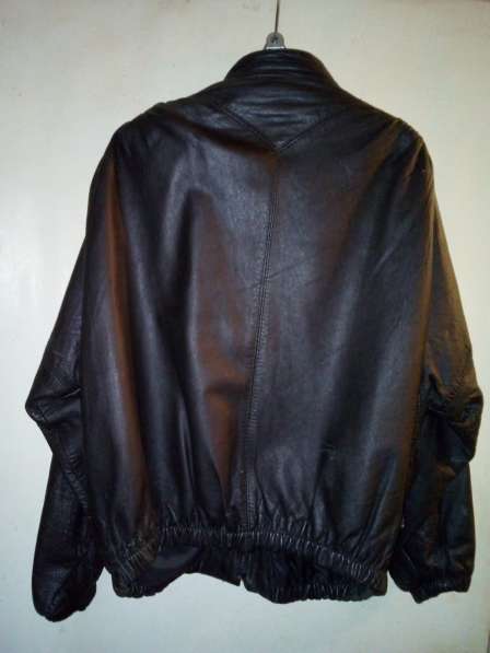 Женская кожаная куртка, осень, цвет черный, размер 46-48 в 