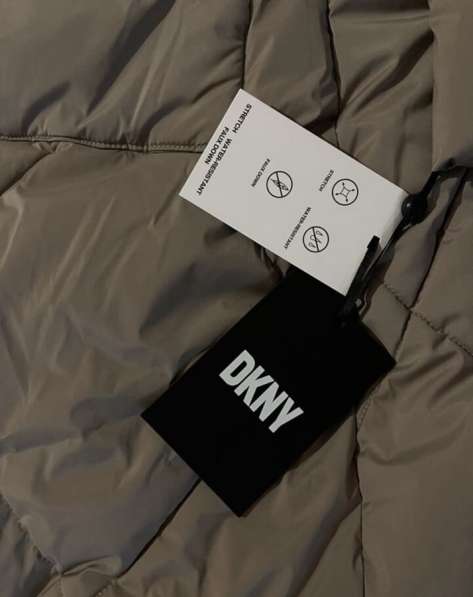 Продаю куртку DKNY в Москве