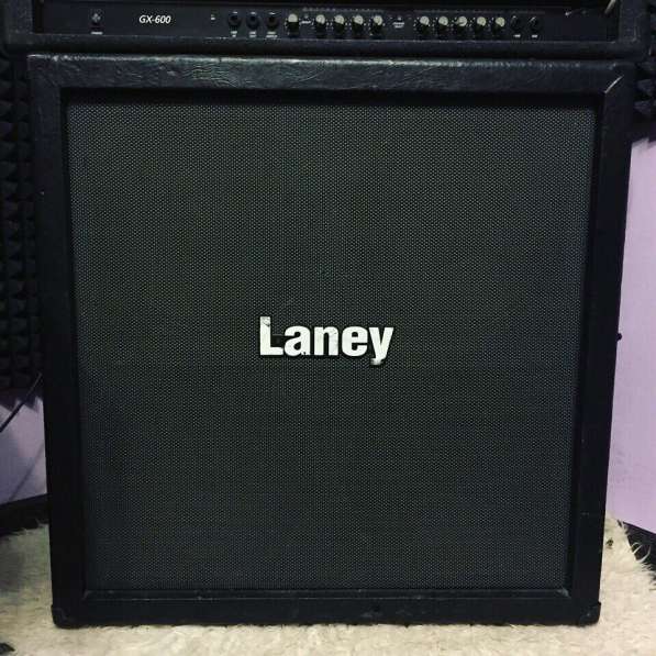 Гитарный кабинет Laney