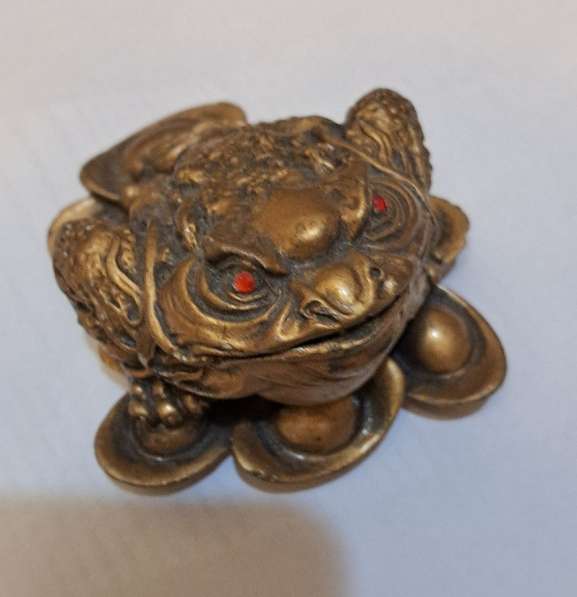 Золотая Трехлапая жаба Для привлечения денег