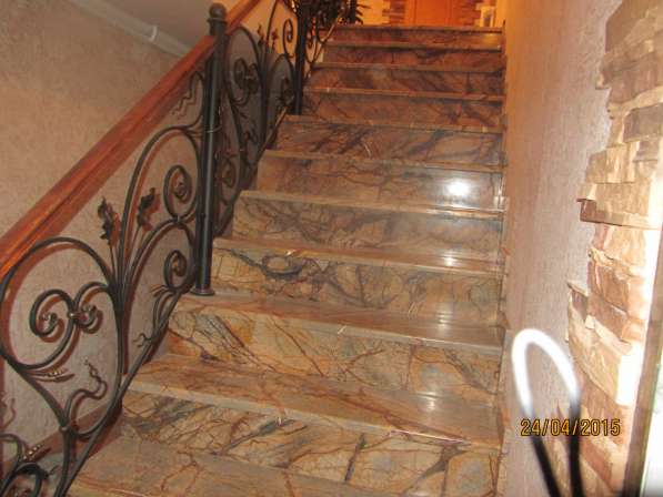 Лестницы из натурального камня мрамора и гранита в Бронницах фото 10