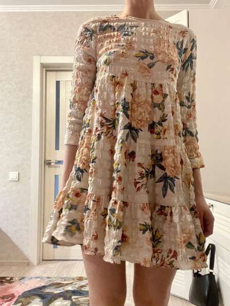Платье Zara с цветочным принтом в Энгельсе фото 3