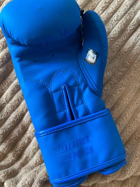 Продам боксерские перчатки в Красноярске фото 4