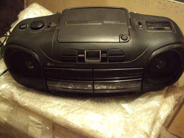 Двухкассетный магнитофон с cd LG