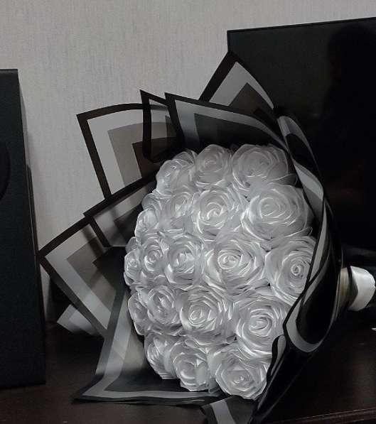 Атласные розы