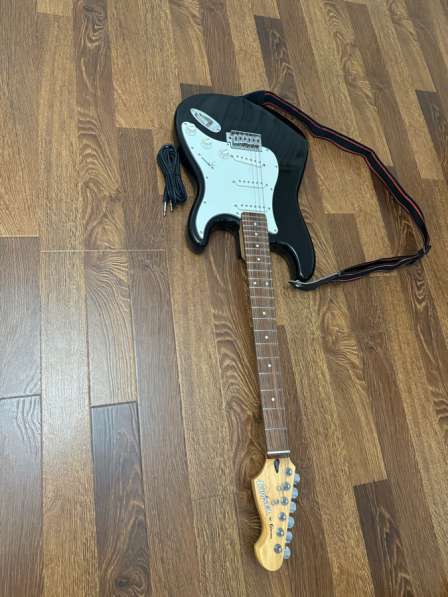 Электронная гитара в Нальчике фото 3
