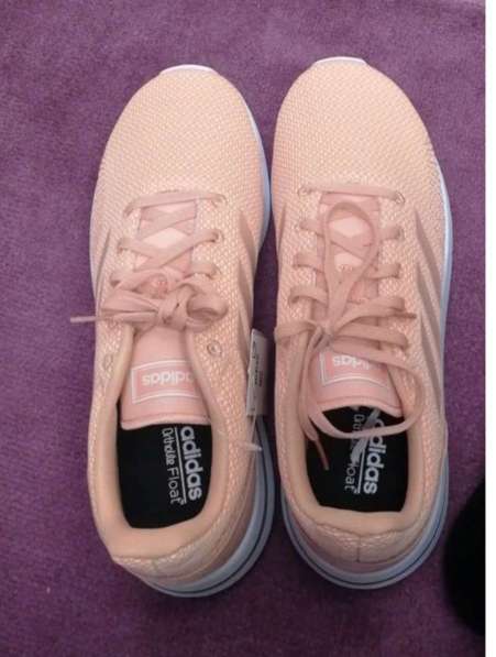 Кроссовки Adidas в Москве