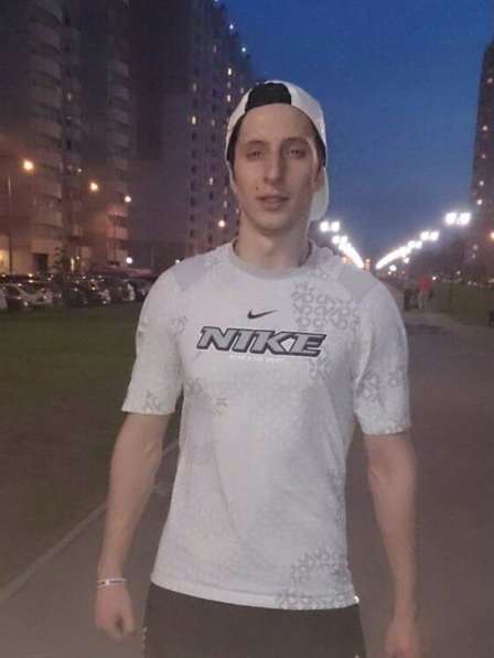 Artyom, 25 лет, хочет познакомиться