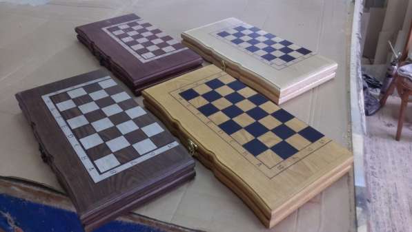Шахматы шашки нарды три в одном