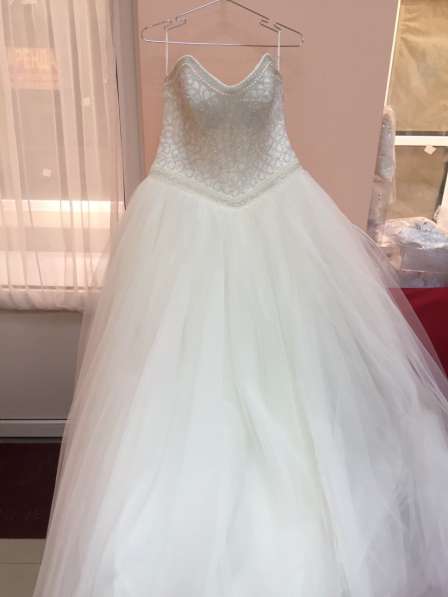 Изумительное, новое свадебное платье в Симферополе