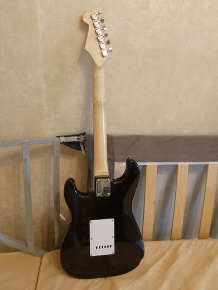Продаю Stratocaster Fabio, была получена в подарок, срочно
