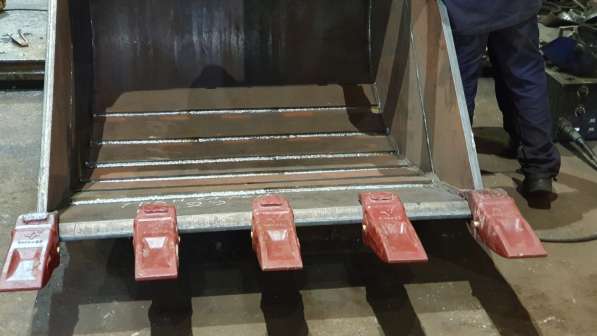 Ковш-скальник, разработка грунта