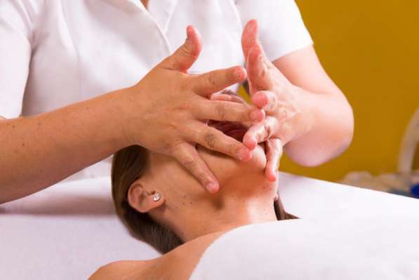 Массаж, массаж лица, массаж для женщин, лечебный массаж в фото 4