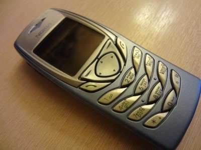 сотовый телефон Nokia 6100 в Москве